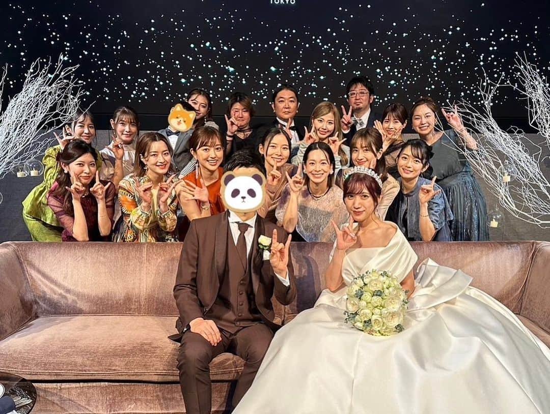 尾島知佳のインスタグラム：「Happy Wedding💒 せりな！結婚おめでとう🎊㊗️ . せりな姉さんの結婚式にお呼びいただき、行ってまいりました〜 幸せな空間で、素敵な挙式、披露宴でした！ 結婚式っていいなー同窓会みたいで楽しかったです。 メンバーに会うのが久しぶりで、幼馴染にあったような感覚でした♡  去年の自分の結婚式をすごく思い出しまし、もう一回したい😆 （旦那っちも今日結婚式でした笑）  改めて、せりなご結婚おめでとうございます〜👰‍♀️ 綺麗だったぞ！可愛かったぞ！！！！ #長野せりな #アイドリング」