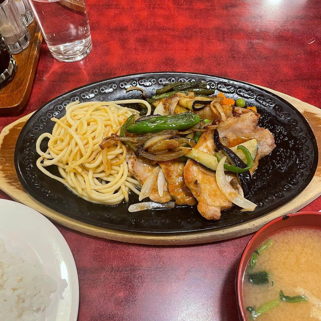 Q太郎さんのインスタグラム写真 - (Q太郎Instagram)「#さいたま市#浦和区#elan#エラン#仕事前に#食事#洋食屋#ポークソテーの生姜焼き」11月11日 22時13分 - qtaro.jun