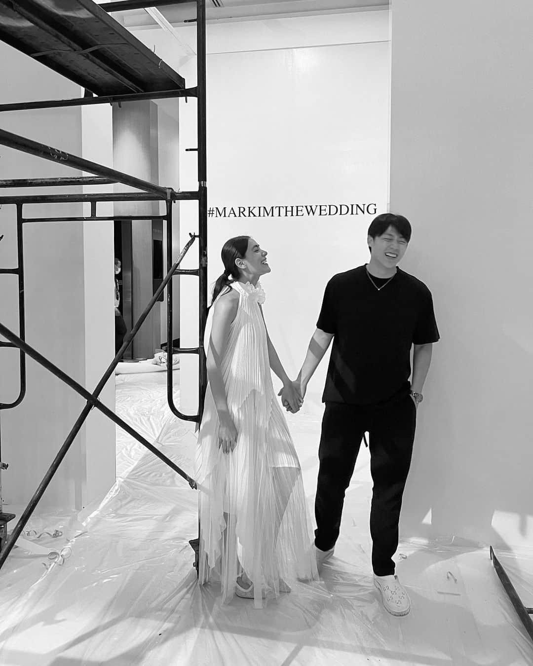 キンバリー・アン・ウォーテマス・ティアムシリのインスタグラム：「Checked-in และเดินสำรวจงานกันนิดนุง บอกเลยว่าตื่นเต้นมากๆแล้วค่ะ🥹🤍 Can‘t wait till tomorrow!! #MarKimTheWedding」