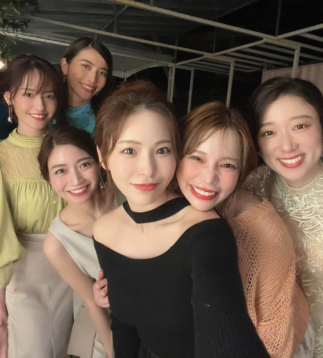 河村美咲さんのインスタグラム写真 - (河村美咲Instagram)「GIRL or LADYの収録は朝から夜遅い時間までで毎日ずーーっと撮影だったので本当自撮りする時間がなくて😭番組カメラマンさんがいらっしゃったのでオフィシャルの写真以外のオフショットってのがほとんどないけど私が撮ったオフショット載せておきます👍 みんなはどのシーンが好き？🩷  #GIRLorLADY #ガールオアレディ @abema_official」11月11日 22時37分 - misaki_haaan