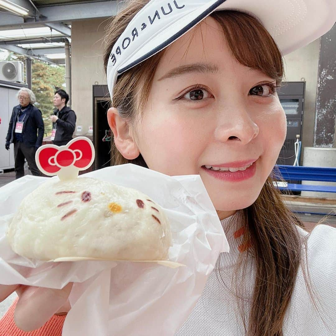 なみきさんのインスタグラム写真 - (なみきInstagram)「昨日は Sanrio smile golf Tournament プロアマに参加させていただきました☺️！ 前夜祭からとても豪華で、 サンリオさんのアトラクションやショーを体験させていただき、サンリオキャラクターに囲まれて幸せな空間でした☺️！ 今回は井上梨花ちゃんと今井あゆみちゃんと3人女子チームでした！！ お2人のナイスプレーにたくさん救われました😭 ありがとうございました😊 @1124rika  @ayumi4_5  ・ そして今年はキティちゃんの50周年記念！！ キティちゃんおめでとう🎊！ なので50周年記念グッズもレアでとっても素敵でした💓 ぜひまた参加したいな〜！！ また呼んでいただけるように練習して次は優勝目指して頑張るぞ💪 ・ ・ #golf #GOLF #ゴルフ #ゴルフ女子 #ゴルフウェア #ゴルフウェアコーデ #サンリオ #sanrio #プロアマ」11月11日 22時46分 - namiki_golf