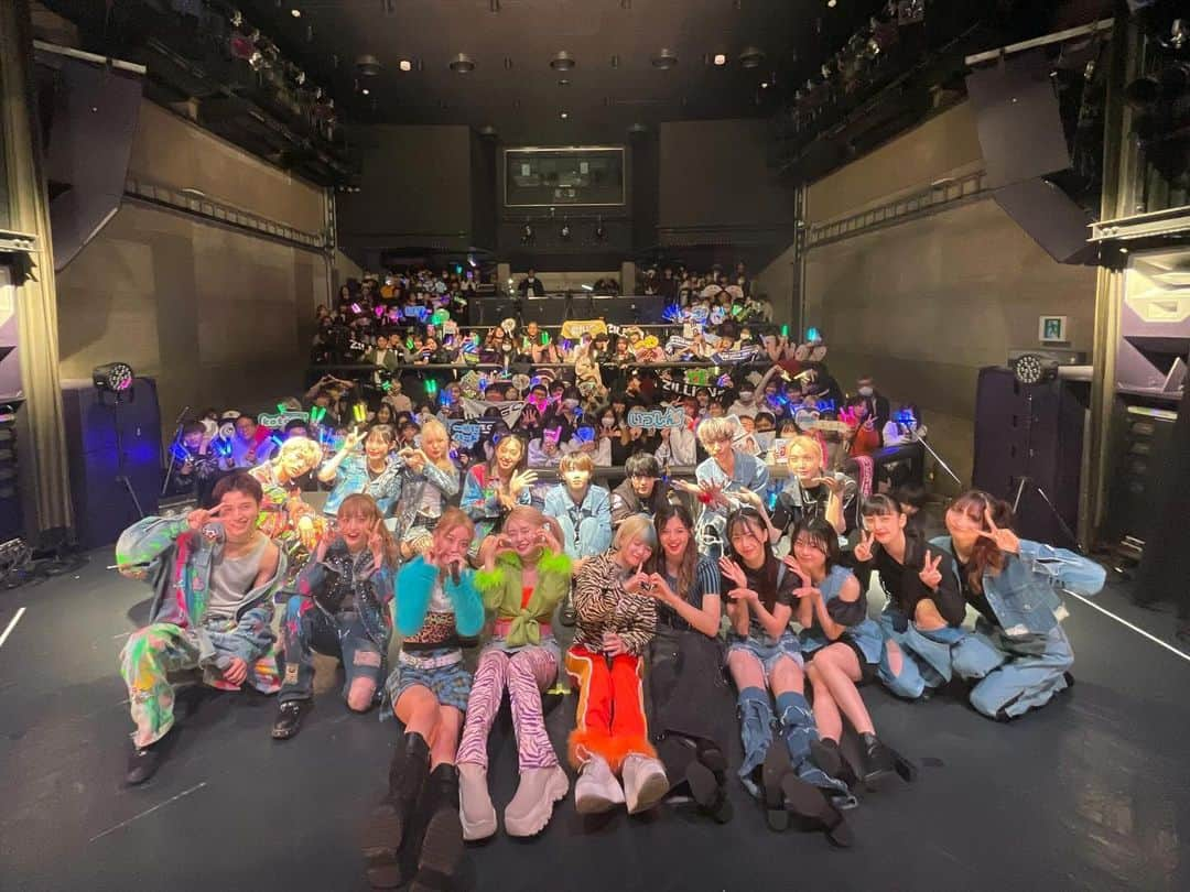 Chegoさんのインスタグラム写真 - (ChegoInstagram)「💙💚💖  Chego初主催の対バンライブ 「Chegorhythm vol.1」  観に来てくださったみなさん、 #ONELOVEONEHEART さん、#ZILLION さん 本当にありがとうございました！  #チェゴリズム #Chego」11月11日 22時58分 - chego_4