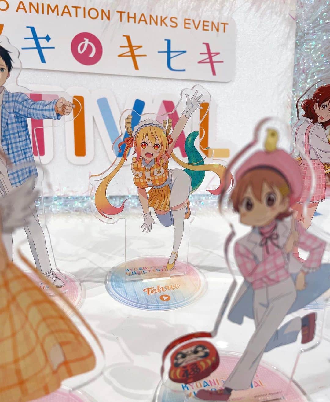 towanaのインスタグラム：「トール可愛すぎマジやばくね   #maidragon #京アニフェス   （二つ前の投稿一枚目で実は手に持っている🐉🧡）」
