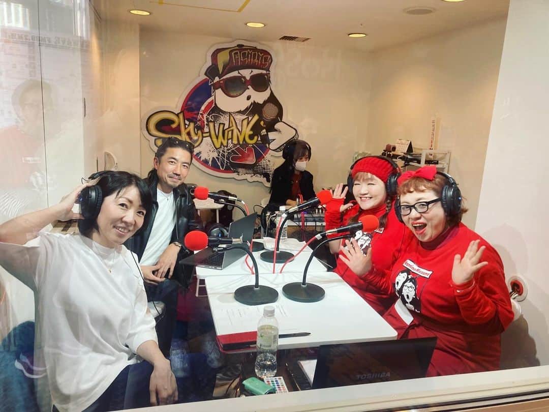 のインスタグラム：「11/12日曜日17:00〜 #SKYWAVE  #FM89.2MHz #日笠圭　#K-WAVE に先週に引き続きゲスト出演させて頂きます ネットからもお聴き頂けます 今週は、ナナしの娘さんと一緒に３人ゲストです」