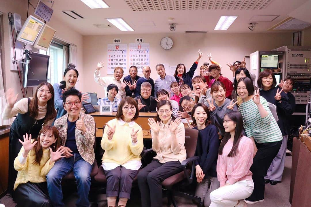 岩崎弘志のインスタグラム：「. MBCラジオスペシャルウィークの スペシャルデー🤩🎤📻  お聞き頂いたリスナーの皆様、 ありがとうございました🙇🏻‍♂️✨  スペシャルウィークは明日まで 続きますよ🎶  声が枯れているかもしれませんが、 最後まで走り切ります🏃‍♂️💨  明日14:30からのてゲてゲ ハイスクール→ハウスでお耳に かかりましょう👏🏻  写真はMBCオールスターズで📸⤴︎⤴︎  #MBCラジオ #mbcラジオスペシャルウィーク #tegeh #ラジオ #radiko #ラジオ番組 #ラジオ局 #ラジオDJ #ラジオパーソナリティー #ラジオパーソナリティ #アナウンサー #鹿児島 #鹿児島市 #日置市 #どんどん鹿児島 #おでかけカゴシマ #シェアカゴ #kagoshima #kagoshimajapan #kagoshimafan #伊集院 #伊集院光」