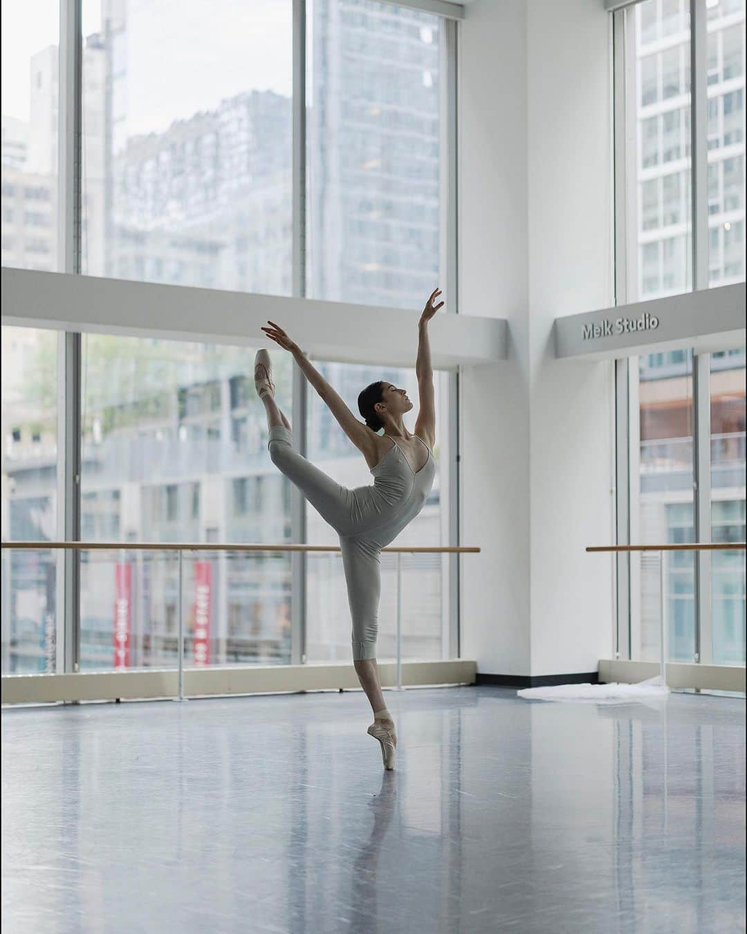 ballerina projectのインスタグラム：「𝐁𝐚𝐬𝐢𝐚 𝐑𝐡𝐨𝐝𝐞𝐧 at Joffrey Ballet in Chicago.   @basia.rhoden #basiarhoden #ballerinaproject #joffreyballet #chicago #ballerina #ballet #dance #balletstudio  #rickowens   Ballerina Project 𝗹𝗮𝗿𝗴𝗲 𝗳𝗼𝗿𝗺𝗮𝘁 𝗹𝗶𝗺𝗶𝘁𝗲𝗱 𝗲𝗱𝘁𝗶𝗼𝗻 𝗽𝗿𝗶𝗻𝘁𝘀 and 𝗜𝗻𝘀𝘁𝗮𝘅 𝗰𝗼𝗹𝗹𝗲𝗰𝘁𝗶𝗼𝗻𝘀 on sale in our Etsy store. Link is located in our bio.  𝙎𝙪𝙗𝙨𝙘𝙧𝙞𝙗𝙚 to the 𝐁𝐚𝐥𝐥𝐞𝐫𝐢𝐧𝐚 𝐏𝐫𝐨𝐣𝐞𝐜𝐭 on Instagram to have access to exclusive and never seen before content. 🩰」