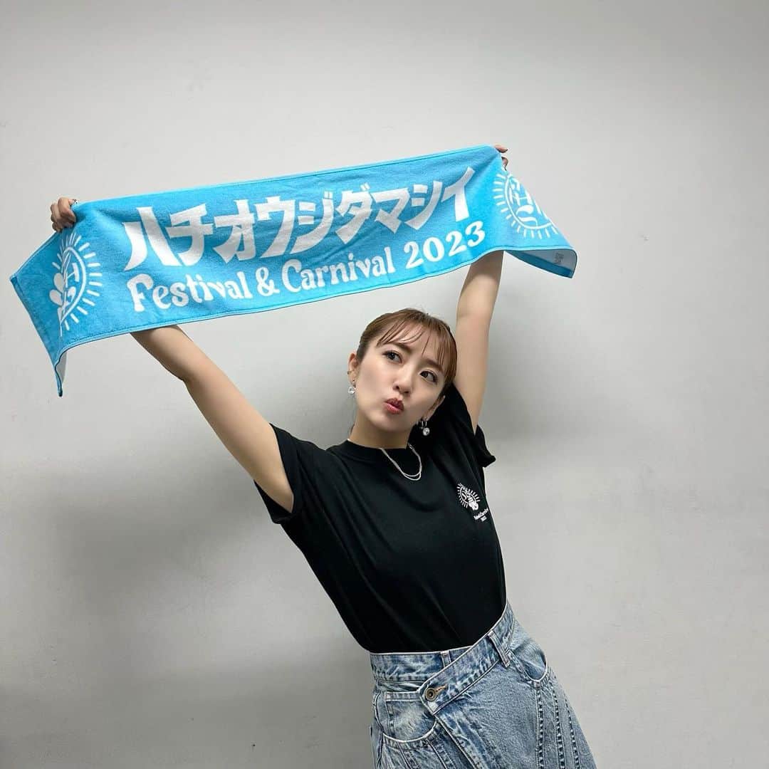高橋みなみのインスタグラム：「八王子魂Festival＆Carnival2023✨ DAY1 お邪魔してきました🥺！ 会場の盛り上がりと地元八王子でこんな素敵なフェスが開催されたことに感動😭✨ お越しくださった皆さんありがとうございましたー！  #八王子魂 #八王子  衣装👗 イヤリング @e.m.__official  ネックレス @caki.jewelry  ブーツ @dianashoespress」