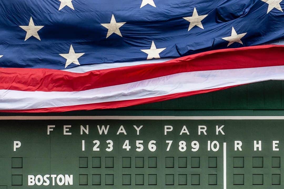 ボストン・レッドソックスのインスタグラム：「To all who have bravely served our country, thank you 🇺🇸」