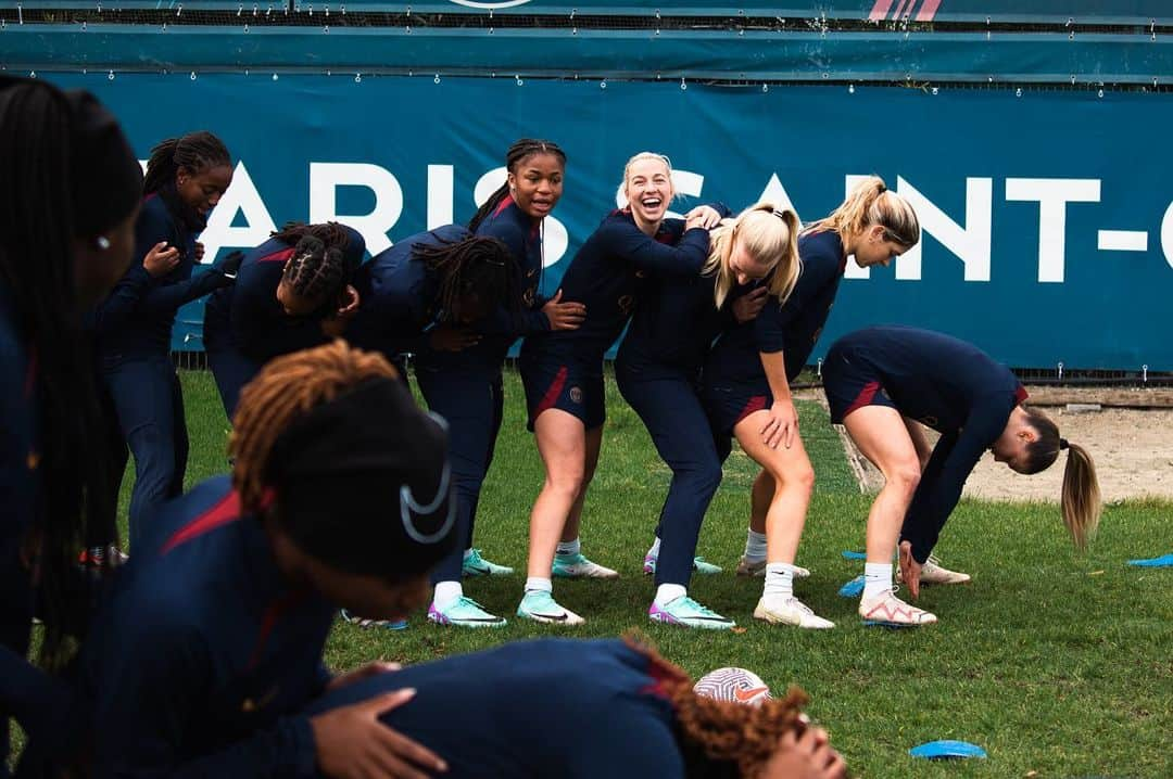 ジャッキー・グローネンさんのインスタグラム写真 - (ジャッキー・グローネンInstagram)「I love this team! We go again tomorrow ❤️💙@psg_feminines」11月11日 23時27分 - jackie_groenen_14