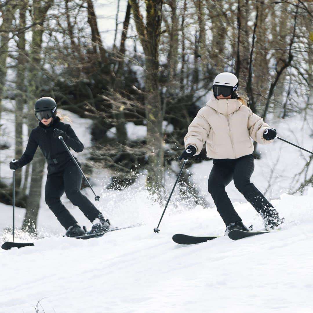 Oyshoのインスタグラム：「Discover the new jackets and pants of the AW23 Ski Collection . . . #oysho #ski #skicollection #sports」