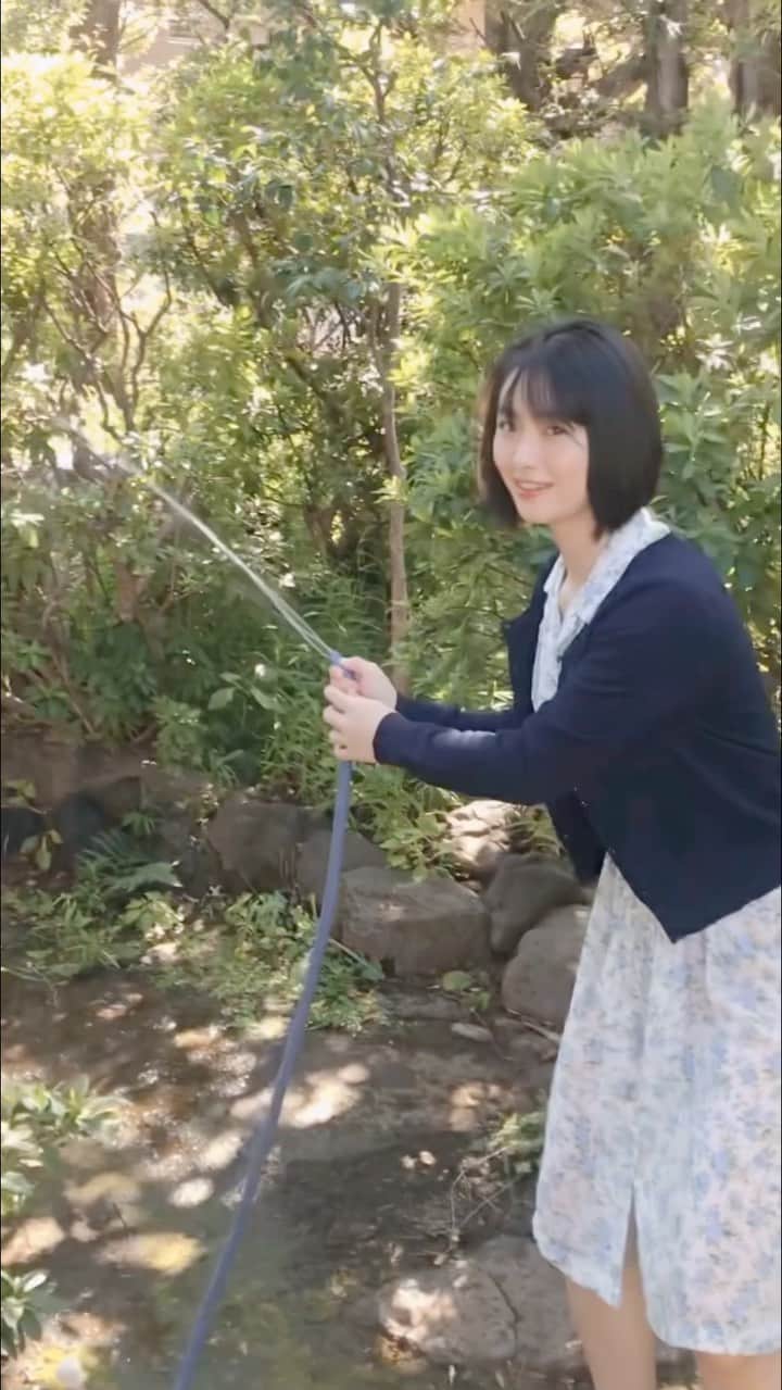 大間乃トーコのインスタグラム：「水やり座敷童子 #歩く袋とじ #ﾆﾁｬ翠 #座敷童子」