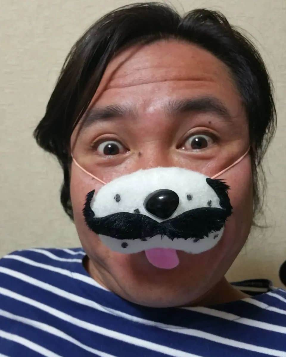 モラキジドッグさんのインスタグラム写真 - (モラキジドッグInstagram)「いよいよ数時間後には髭犬祭！！  夕方から作り初めて今やっと作り終わったよ！←遅いよ(゜o゜)＼(-_-)  ソイグルト蒸しパン髭ver！！  ノーマル・鶏・豚 の3種類。  １つ300円。  頑張って作ったから皆様買ってくださいー。  髭犬祭の記念に買ってねー。  頑張ったから蒸しパンも売り切れにしてねー😭😭😭  髭犬祭楽しみましょう🎵 * #髭犬祭 #髭犬祭2023 #髭犬祭を応援します #髭犬宣言」11月11日 23時50分 - morakijidog