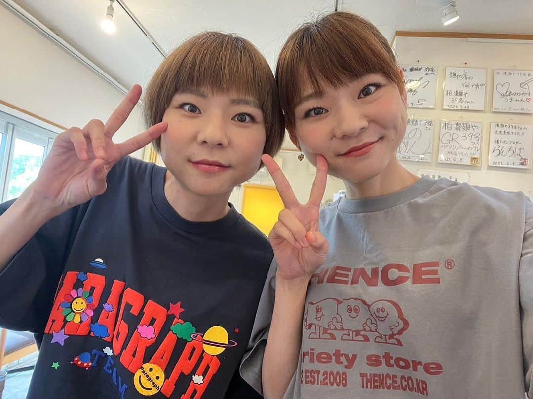 かこさんのインスタグラム写真 - (かこInstagram)「39名さんでめーーーーーーっちゃくちゃ大きい炒飯作っていただきました🫶🏻器は持参で！笑 すごく大変やのに20人前を快く作ってくださって😭本当にありがとうございます🙇チャーハンスープもめちゃくちゃ美味しいのでオススメです！！そして何よりチャーハンの美味しさ…。ビジュアルが無敵すぎる😂✨1人前がミニチュアに見える！笑 是非39名さんへ行ってみてください！！！ #柏濃麺や39名 #39名 #炒飯 #チャーハン #町中華 #千葉 #柏 #大食い #はらぺこツインズ #双子 #먹방 #대식가 #먹팔 #먹팔해요 #먹스타그램 #대식가 #mukbank #大胃王 #モッパン #ความตะกละ  #Gula #デカ盛り」11月11日 23時47分 - harapeko__kako