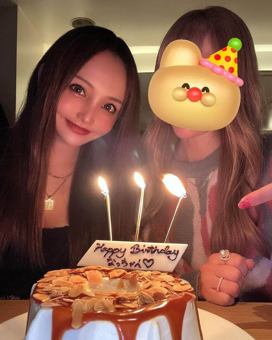 宇佐美あいりさんのインスタグラム写真 - (宇佐美あいりInstagram)「先日親友のなっちゃんのお誕生日🎂 祝い🥂で久しぶりに2人でデート👩‍❤️‍👩  結婚式とかもあったから なかなか会えなくて やっと会えたからうれぴ💗  遅くなったけど 今年もお祝いできて よかった☺️✨  ご飯もケーキ🎂もプレゼント🎁 も気に入ってくれたし😻  久しぶりに話せて楽しかったな(〃・ω・〃)  #お祝い#誕生日#happybirthday#バースデー#バースデーケーキ#gourmet#グルメ#渋谷グルメ#恵比寿#恵比寿グルメ#マーサーカフェダンロ#cosme#コスメ#プレゼント#dior#diorコスメ#present#instadaily#instalike#igers #selfie#instagood#pleaselike #followme#japanesegirl」11月12日 0時00分 - airi.usami_official