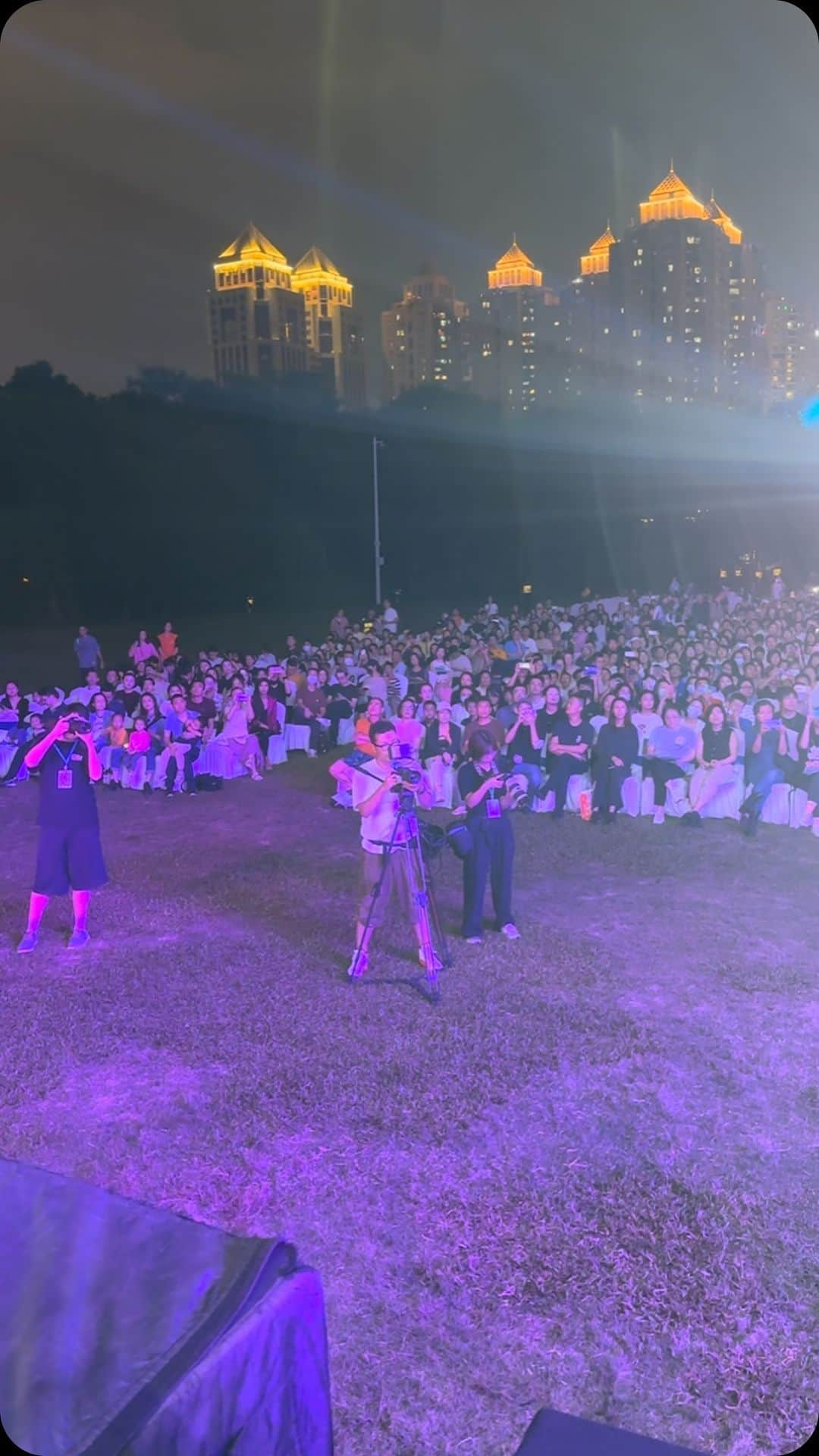 デイヴィッド・ギャレットのインスタグラム：「Check out the view from stage!」