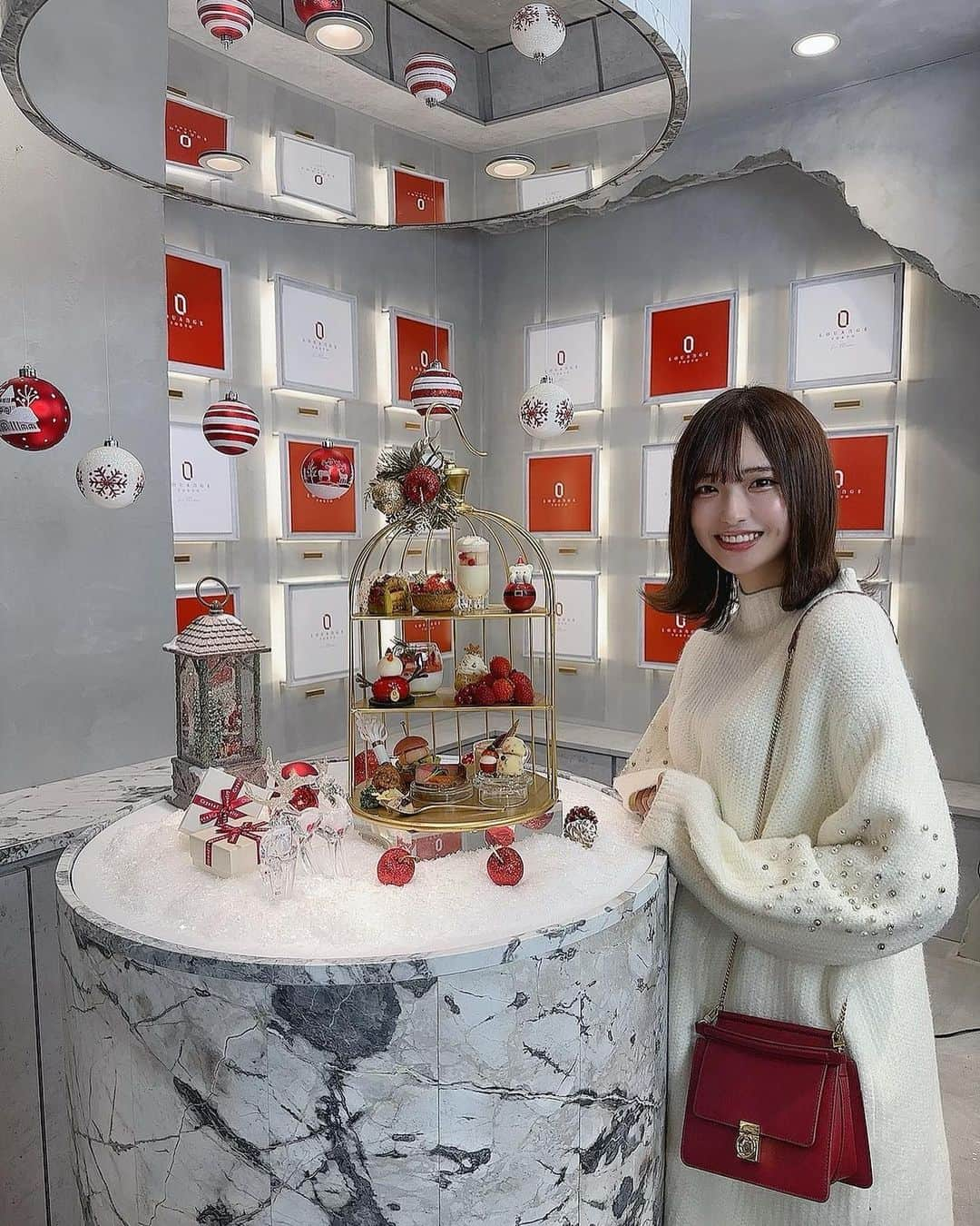 谷口彩菜のインスタグラム：「ルワンジュのクリスマスコレクション🎄 ケーキの種類すごい🥺 しかも全部可愛くてときめいた、、、♡ . こんなに可愛いケーキで クリスマス会したいな〜 誰かしよ〜🧸🎄 アフタヌーンティーも行きたい🥹 . ありがとうございました🤍 @louange_tokyo  @louangetokyo_lemusee  . . #PR #ルワンジュ東京 #louangetokyo #クリスマスケーキ＃クリスマスケーキ#クリスマススイーツ #Christmas#ケーキ ＃銀座　#銀座カフェ　#くま　#japan #tokyo #ginza」