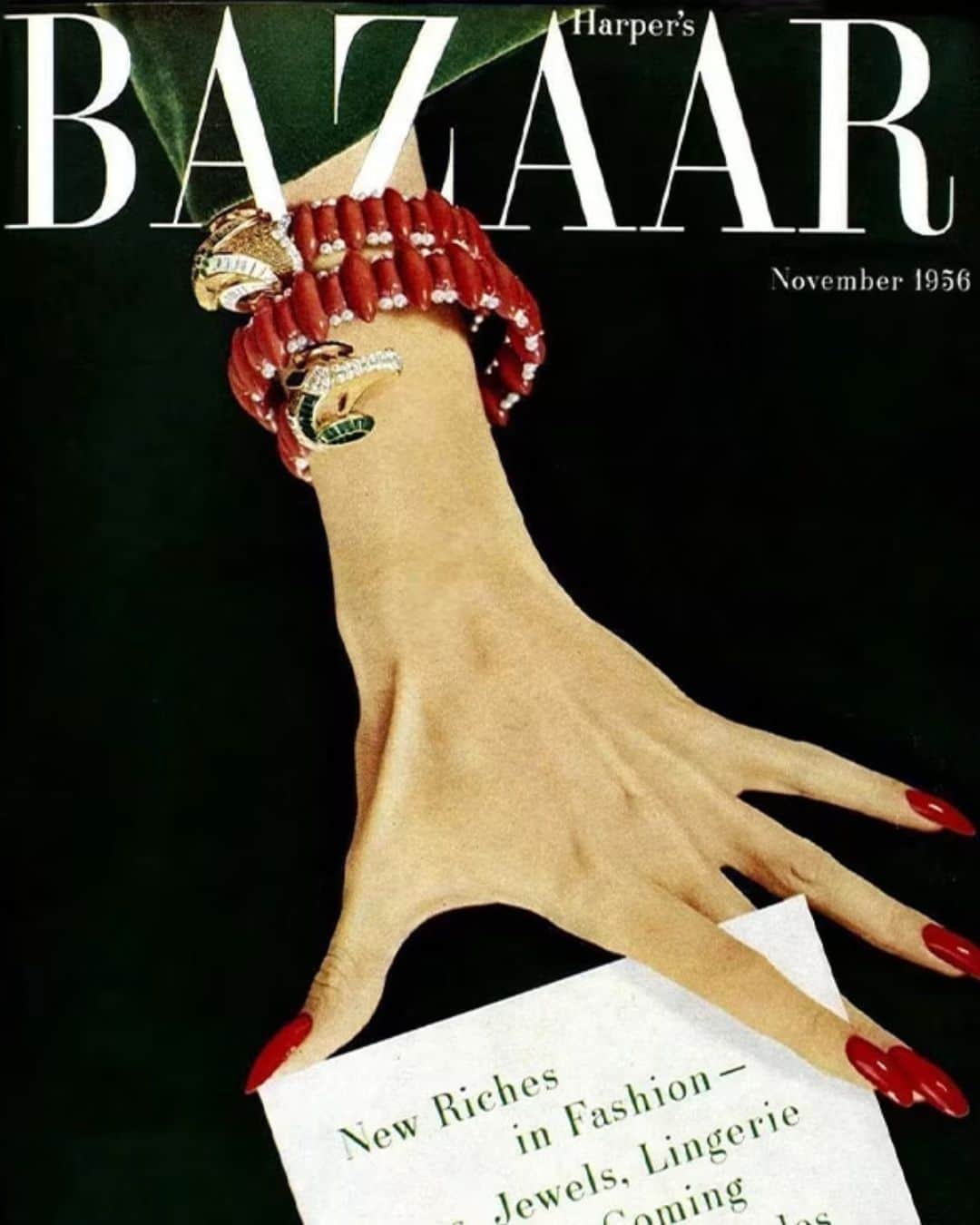 ShopBAZAARさんのインスタグラム写真 - (ShopBAZAARInstagram)「It wouldn't be a BAZAAR Gift Guide without SHOP BAZAAR's incredible exclusives. For 2023, our editors collaborated once again with the buzziest brands and most coveted labels for an exclusive edit of beyond-incredible finds. Mesmerizing jewelry, handcrafted leatherworks, quirky home décor—'tis the season to give and to get. Shop the link in bio! #SHOPBAZAAR」11月12日 0時30分 - shopbazaar