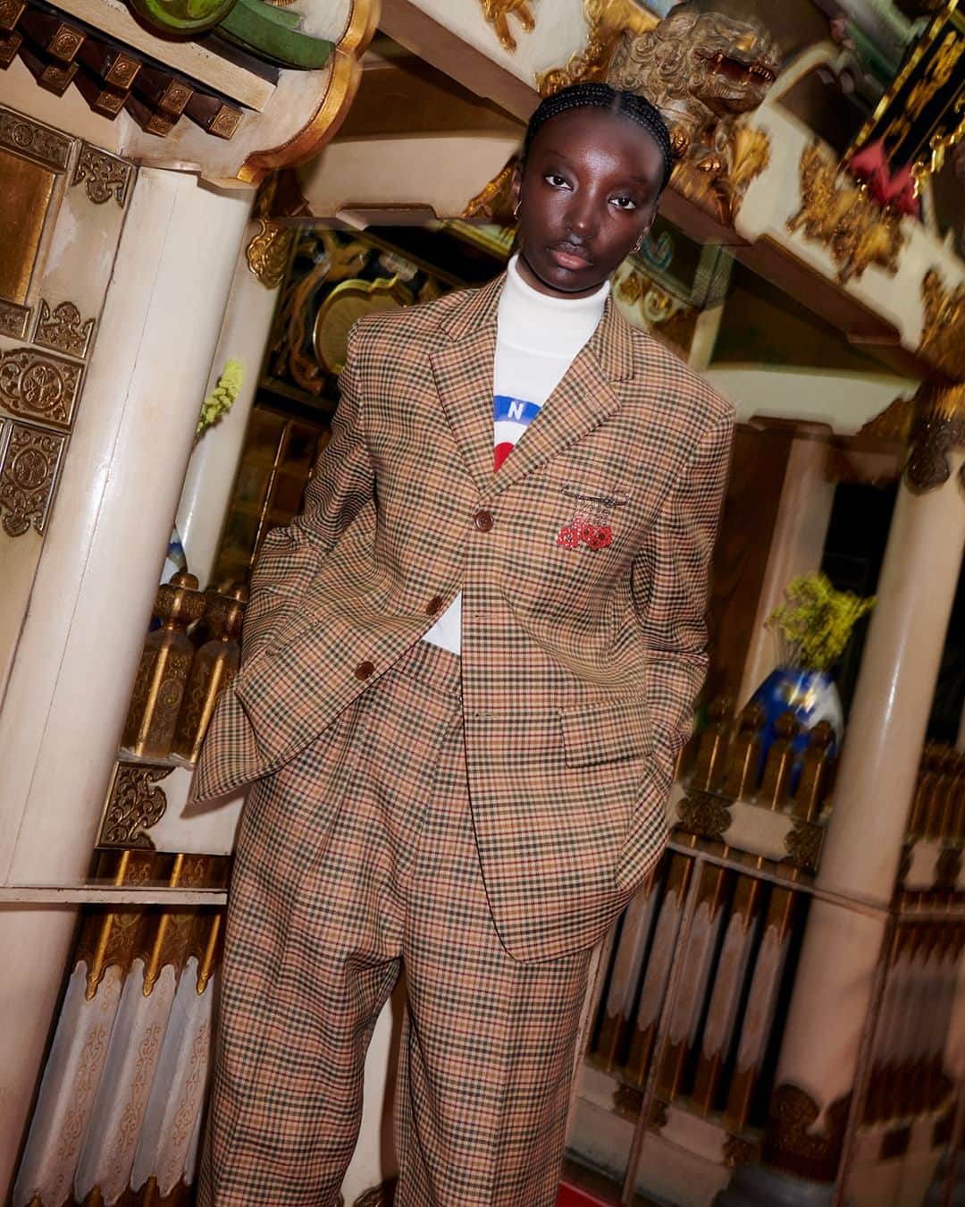 ケンゾーのインスタグラム：「Suit up for the fall with KENZO FW23. @Nigo infuses British & Western elements into the collection.  #KENZONIGO」