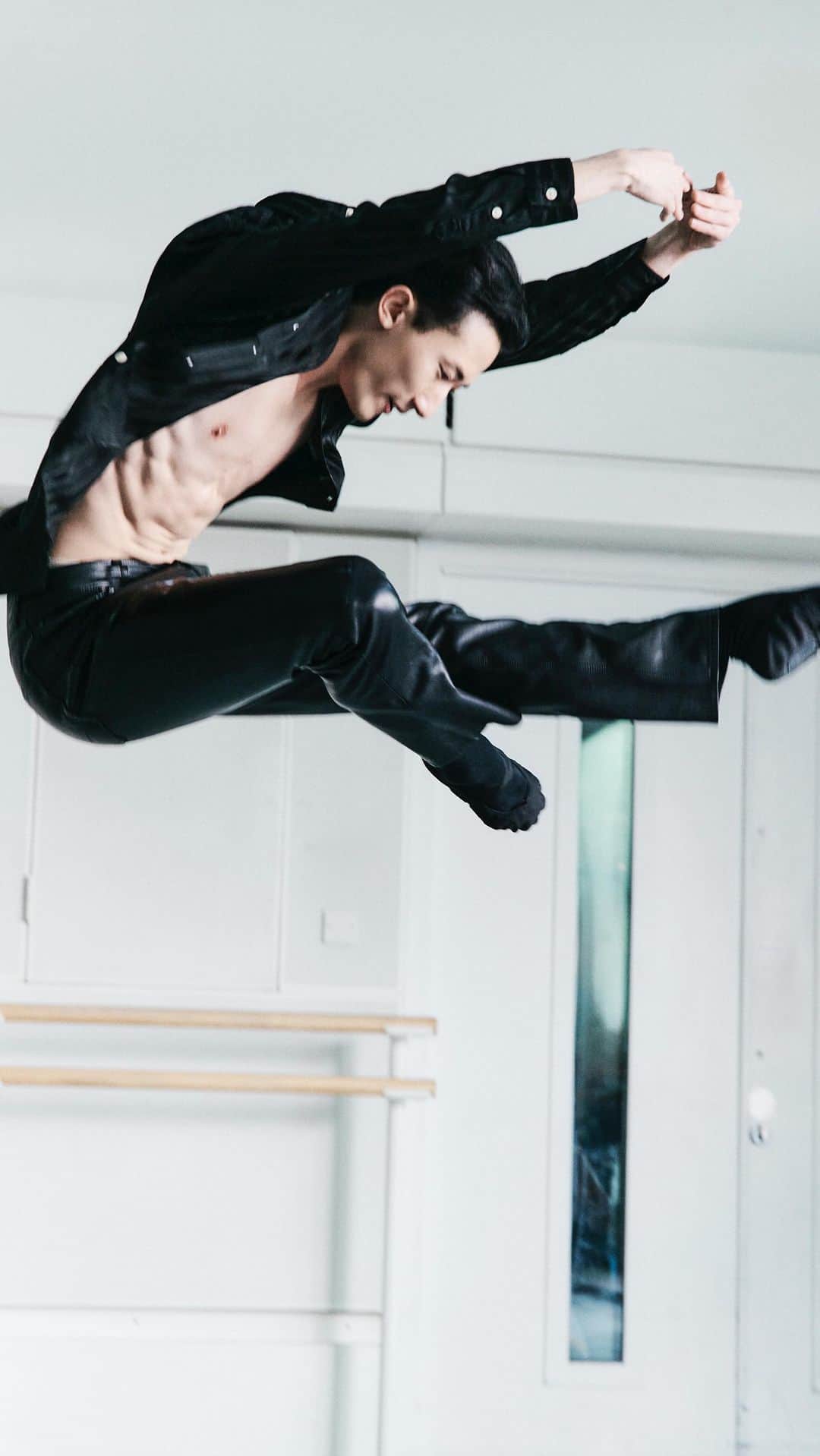 オールセインツのインスタグラム：「Born to dance. @joon_is_joon ✨」
