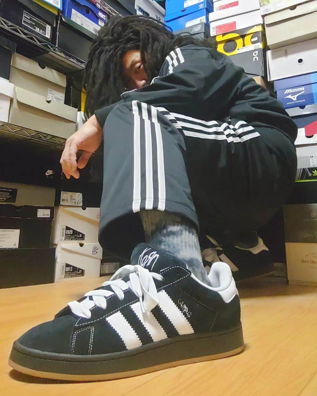 レイザーラモンRGさんのインスタグラム写真 - (レイザーラモンRGInstagram)「adidas × Korn campus 00sはサイドの文字も同じフォント♪  #adidaskorn #kornadidas #adidasxkorn #kornxadidas #campus00s #KORN」11月12日 0時12分 - rgrazorramon