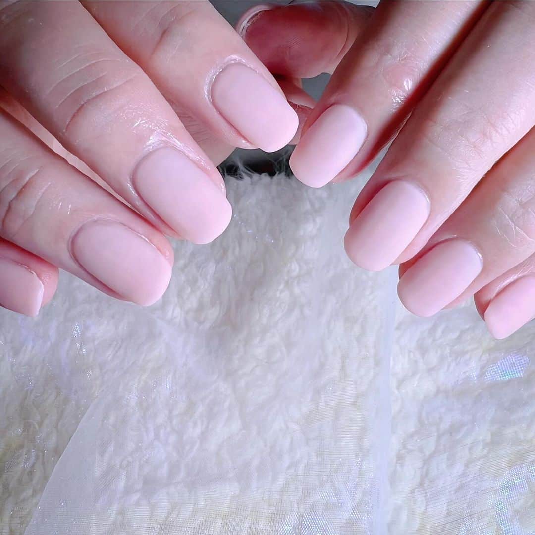 なかやまちえこのインスタグラム：「𝕄𝕒𝕟𝕟𝕖𝕢𝕦𝕚𝕟 𝕙𝕒𝕟𝕕.⠀ ⠀ マネキンみたいなネイル♡⠀ @pregel.jp #pr⠀ #nail #nails #nailart #ネイル #美甲 #ネイルアート  #japanesenailart #manucure #japanesenails #manicurist #gelnails #أظافر #네일아트 #미용  #เพ้นท์เล็บ #artedeuñas #เพ้นท์เล็บเจล #ジェルネイルデザイン #ネイルデザイン #nagelkunst #マネキンネイル」