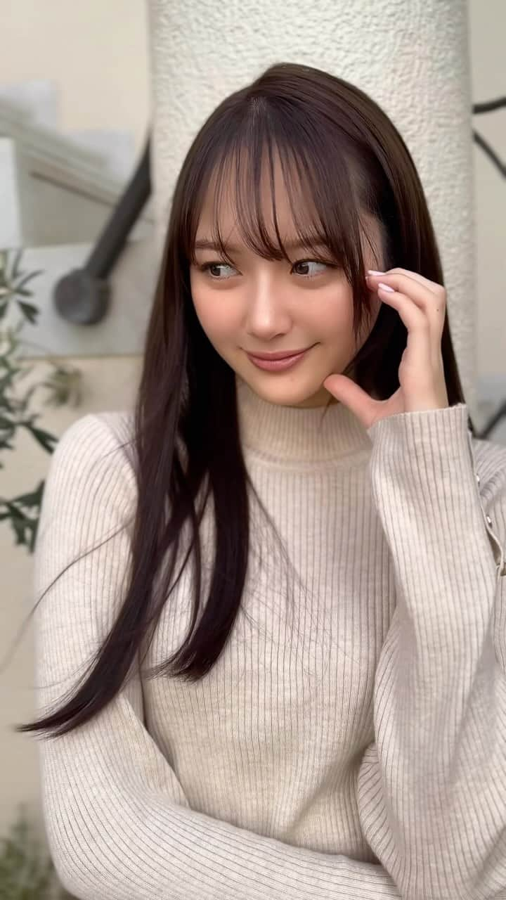 及川天和のインスタグラム：「暗髪ストレートスタイル！前髪は薄めでおろしでも流しても両方できるように！顔まわりと前髪はぜひご相談ください☺️🙏✨」