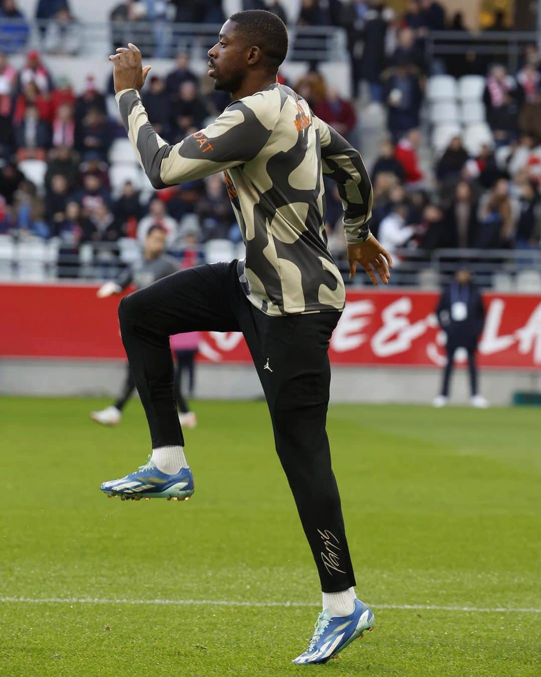 パリ・サンジェルマンFCのインスタグラム：「Warm-up mode in Reims! 🆗🔋  #SDRPSG | @visitqatar   #ParisSaintGermain #PSG #Ligue1」