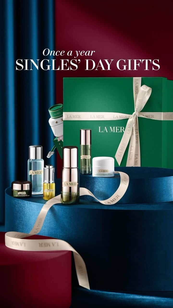 ドゥラメールのインスタグラム：「Once-a-year online exclusive—Singles’ Day gifts are here. Pick 5 deluxe minis with any eligible $165 purchase. Receive a bonus gift of The Regenerating Serum luxury mini with any eligible $250 purchase.  #LaMer #LaMerSkincare #LaMerRegeneratingSerum」