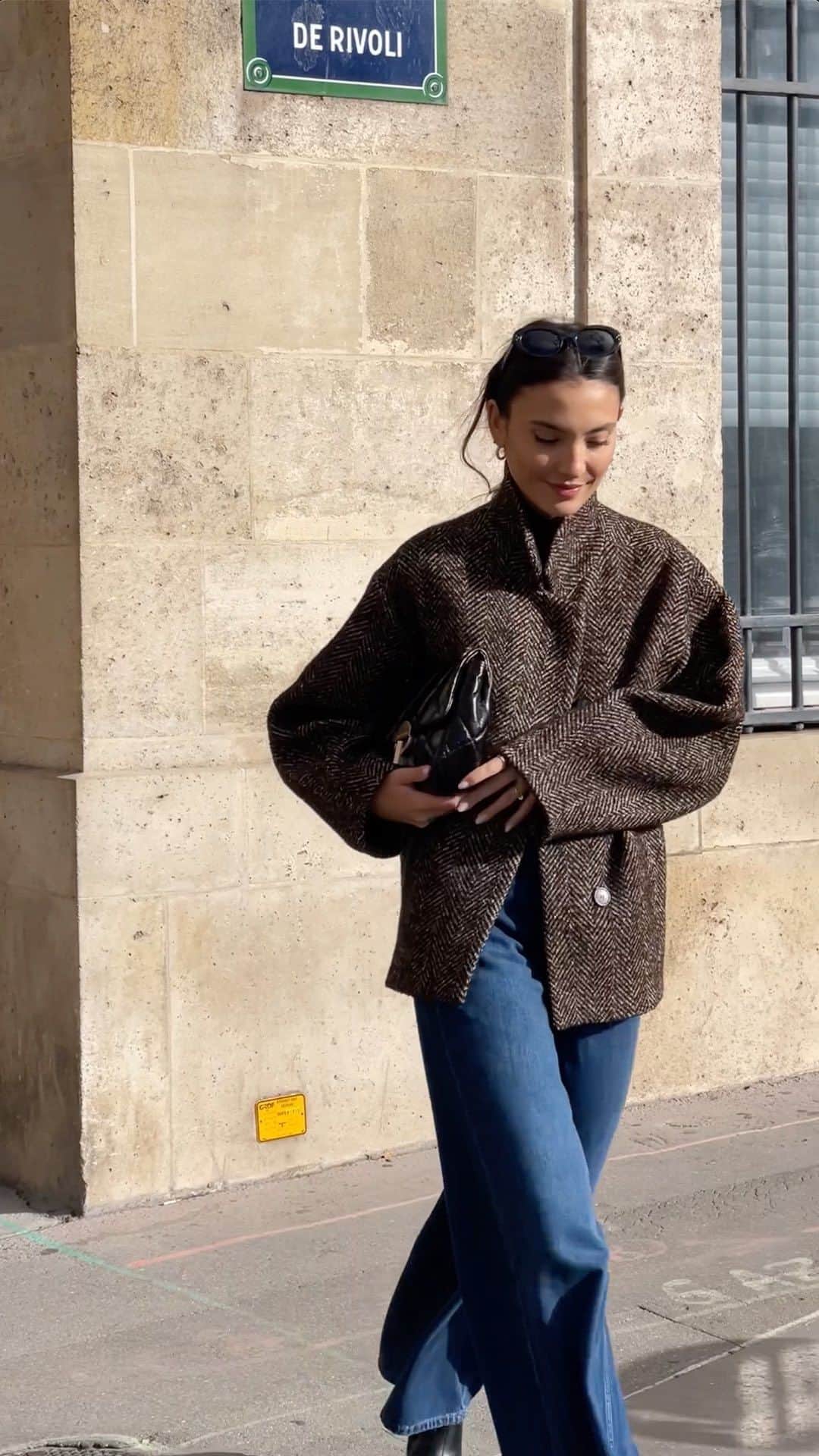 バネッサ・ブリューノのインスタグラム：「Women We Love | Follow @wendyswan around Paris, with her three gorgeous coats: Valerian, Boris and Bentley, paired with our timeless Daily bag.   #vanessabruno」
