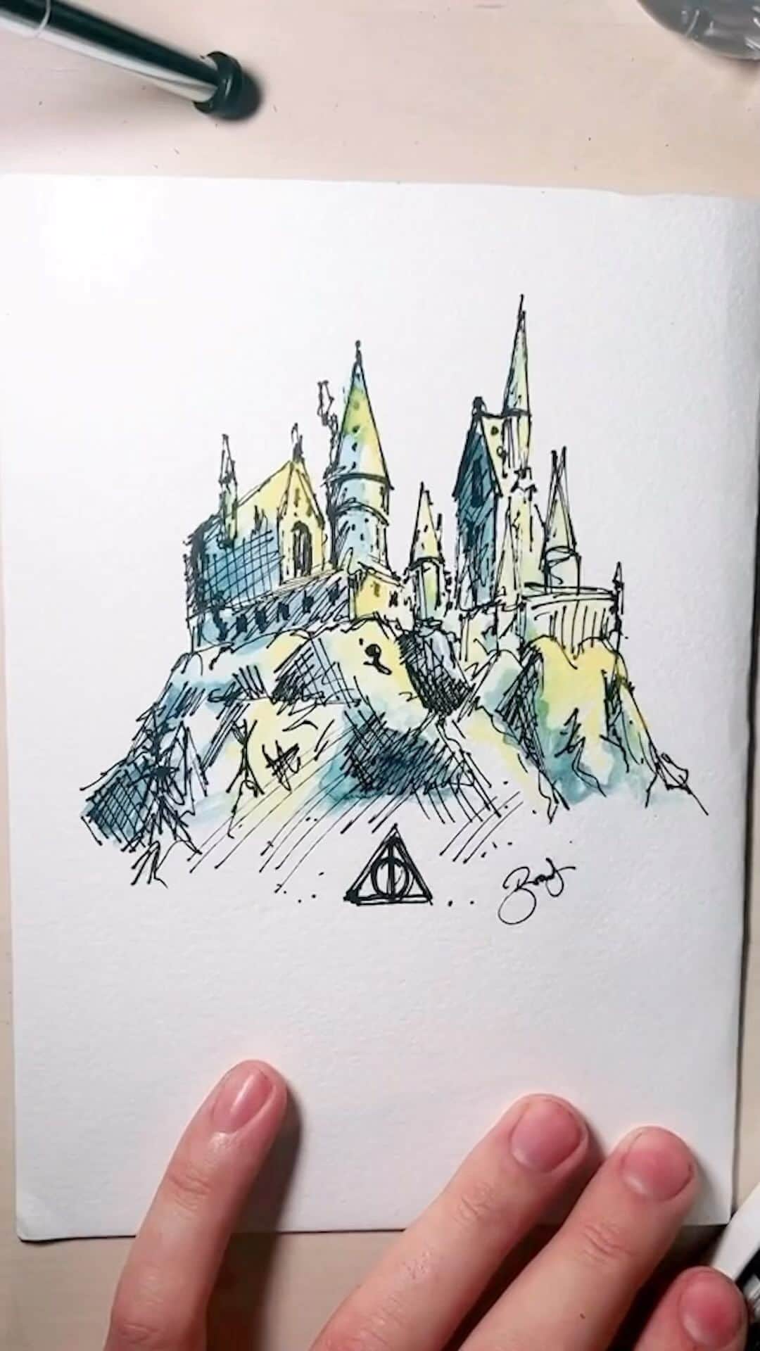 ハリー・ポッターのインスタグラム：「welcome to hogwarts school of drawings and doodles 💖  see more from this creator on tiktok @/brad.doodles」