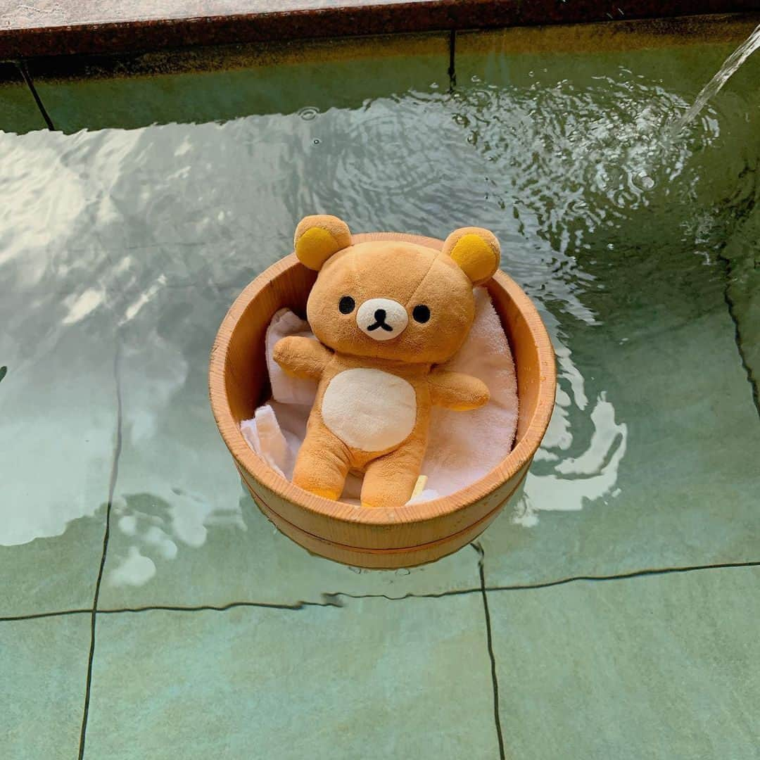 Rilakkuma US（リラックマ）さんのインスタグラム写真 - (Rilakkuma US（リラックマ）Instagram)「A nice warm bath is the most relaxing way to spend a chilly morning. ~♨️🚿 @penkopengin   #rilakkumaus #rilakkuma #sanx #sanxoriginal #kawaii #plush #plushies #リラックマ #サンエックス #bath #onsen #swim #warmsprings」11月12日 1時03分 - rilakkumaus