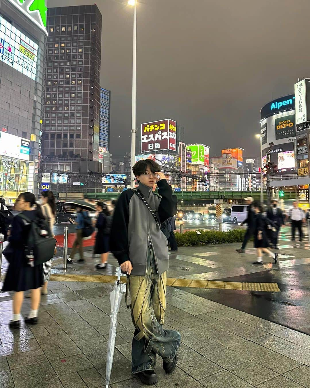 まきとんさんのインスタグラム写真 - (まきとんInstagram)「with glasses @gentlemonster   jaket: @anteriorloved  bottoms @_personsoul_  . . . #gentlemonster #personsoul #ootd #outfitinspo」11月12日 1時16分 - lv_iw