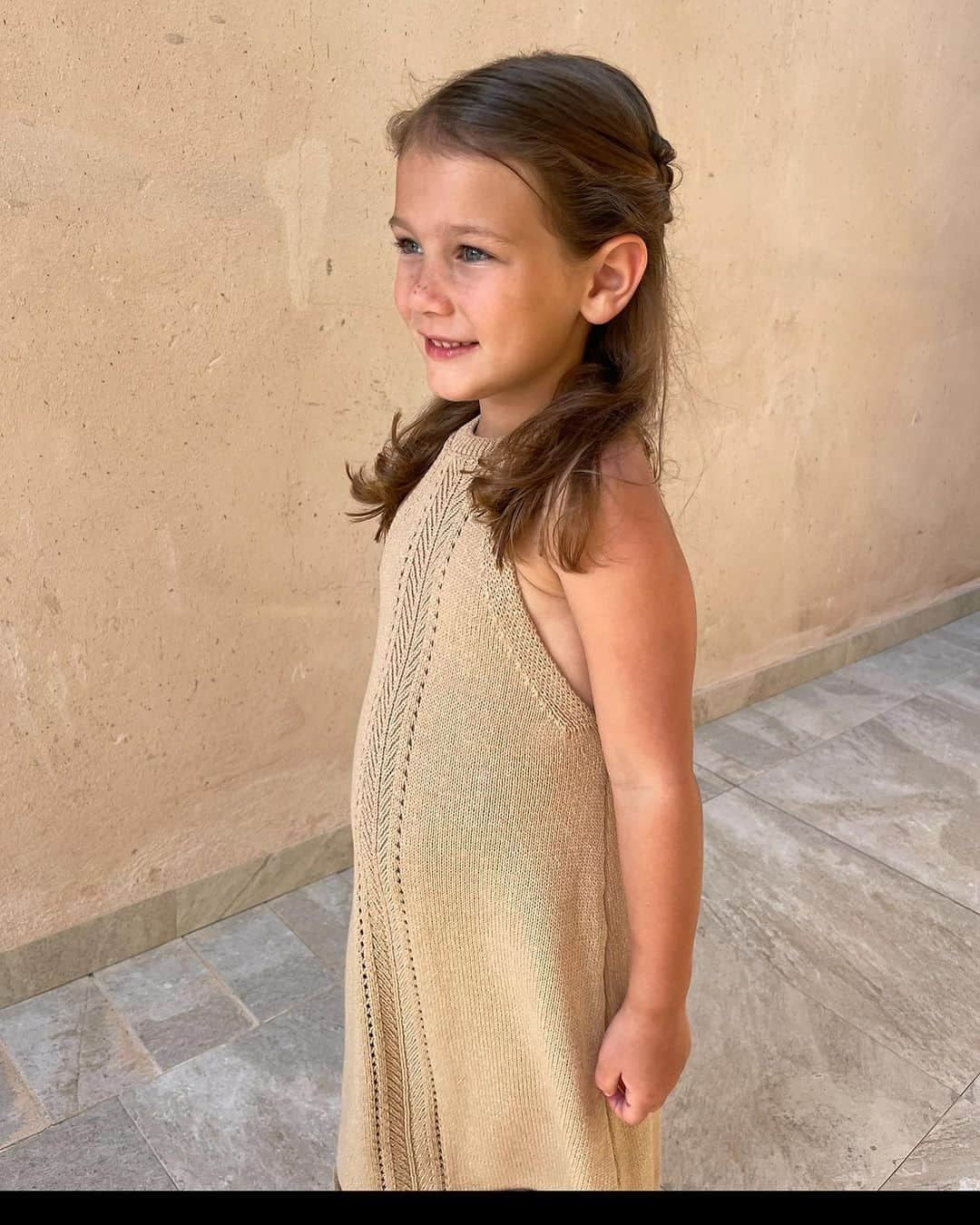 サム・フェアーズさんのインスタグラム写真 - (サム・フェアーズInstagram)「To my lovely Rosie, happy 6th birthday, my darling. You are not only my daughter but also my best friend, my number one girl, and my everything. You have a wonderful sense of humor, kindness, intelligence, and a touch of sassiness. I am incredibly proud of you, my princess. Let's make this weekend the most amazing celebration ever. 😘🎉🥳🎂🎁🎈」11月12日 1時23分 - samanthafaiers