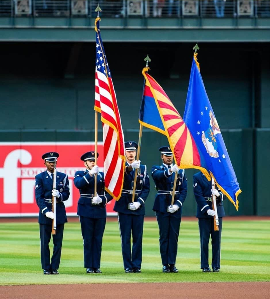 アリゾナ・ダイヤモンドバックスさんのインスタグラム写真 - (アリゾナ・ダイヤモンドバックスInstagram)「Today, on Veterans Day, we honor and thank all who have bravely served our country. 🇺🇸」11月12日 1時29分 - dbacks