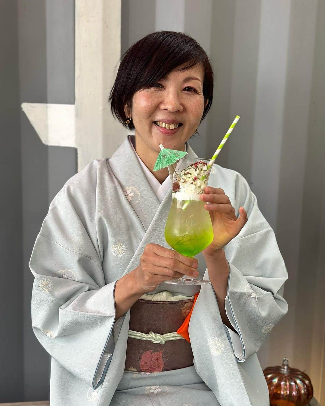 福田淳子のインスタグラム：「Today’s the day! 🌿🍷 Step into the serene world of ‘Zen Zin’ at our special Matcha & Wine event. Join us for a soulful matcha ceremony, savor our exclusive Afterglow 2015 paired with Junko Fukuda’s matcha cookies, and delight in our festive Matcha Holiday Spritz. Unwind with us in a celebration of craftsmanship and tradition. Don’t miss out – we’re here until 6 PM. #MatchaAndWine #ZenZin #CulinaryArt #SunsetCellars」