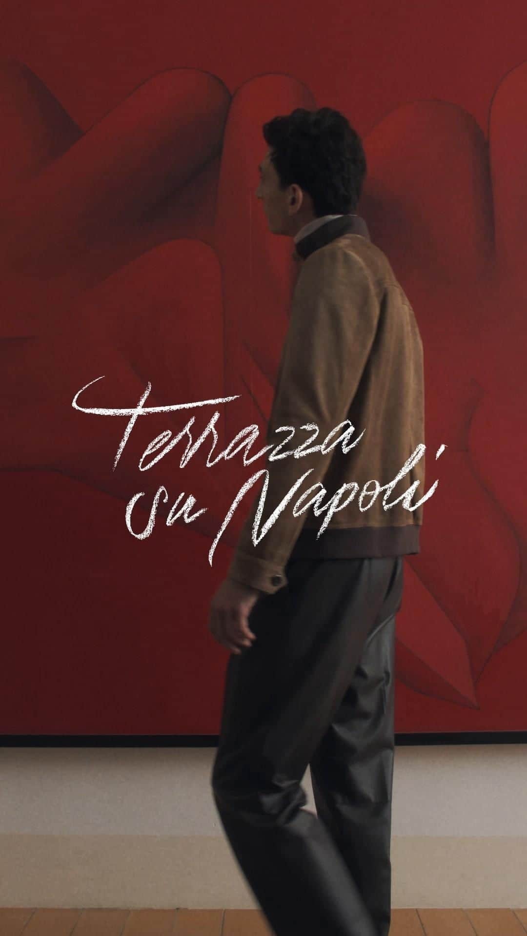トッズのインスタグラム：「Modern silhouettes perfectly reflect the contemporary essence of Tod's, framed in the Fall-Winter 2023/2024 ad campaign. Video Director: @hansneumann Model: @thibaudcharon #TodsFW23 #Tods #TTimeless」