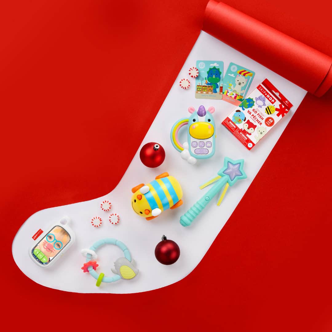 Skip Hopのインスタグラム：「It's never too early shop for holiday gifts! 🎁 Wrap up your list with our Holiday Gift Guide (don't forget stocking stuffers)!   #skiphop #holidaytoys #holidaygifts #holidaygiftguide #babytoys #toddlertoys #happyholidays」