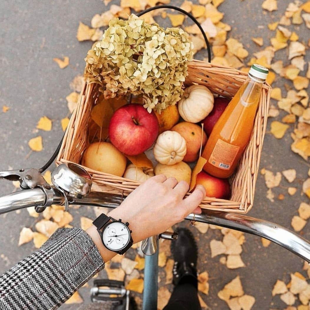 DAILYLOOKのインスタグラム：「Just a couple of fall necessities -credit via pinterest #fall」