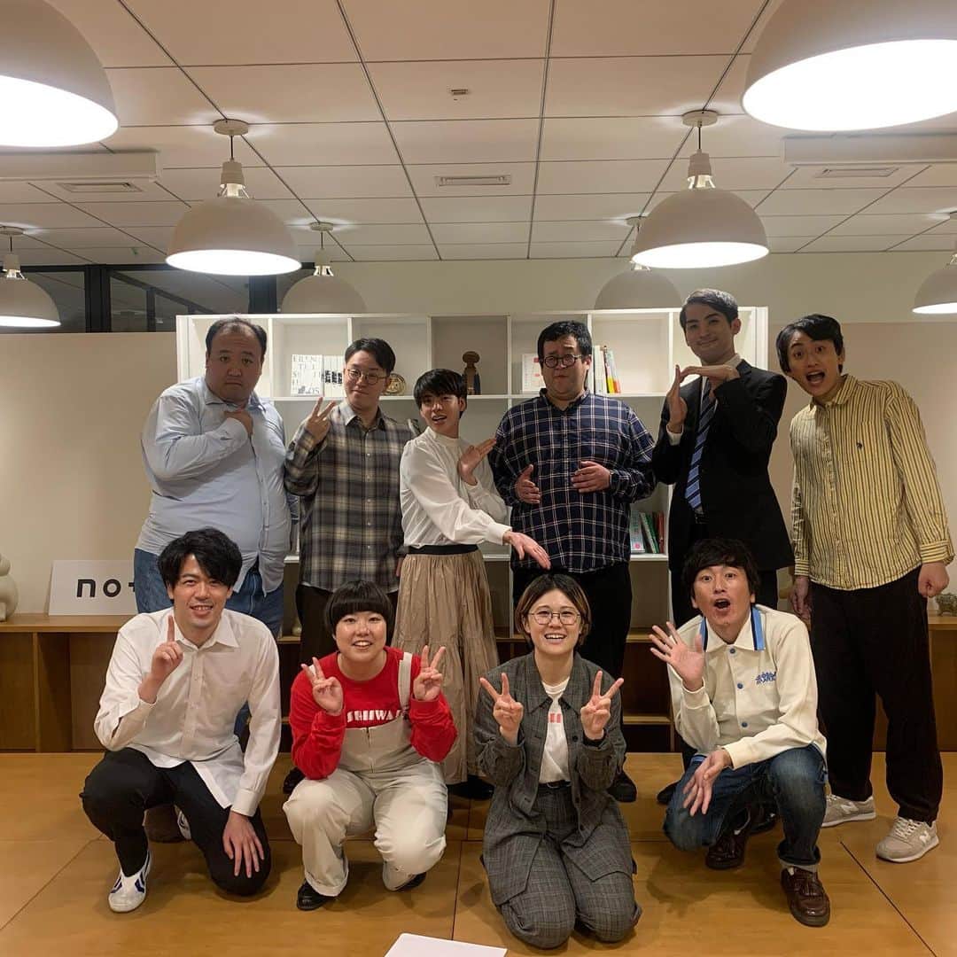 にぼしいわしさんのインスタグラム写真 - (にぼしいわしInstagram)「村上さんに秘孔を優しく突かれてみんな姿勢良くなって健康に帰ってった  #ネタコメ」11月12日 1時31分 - niboshiiwashiiwashi