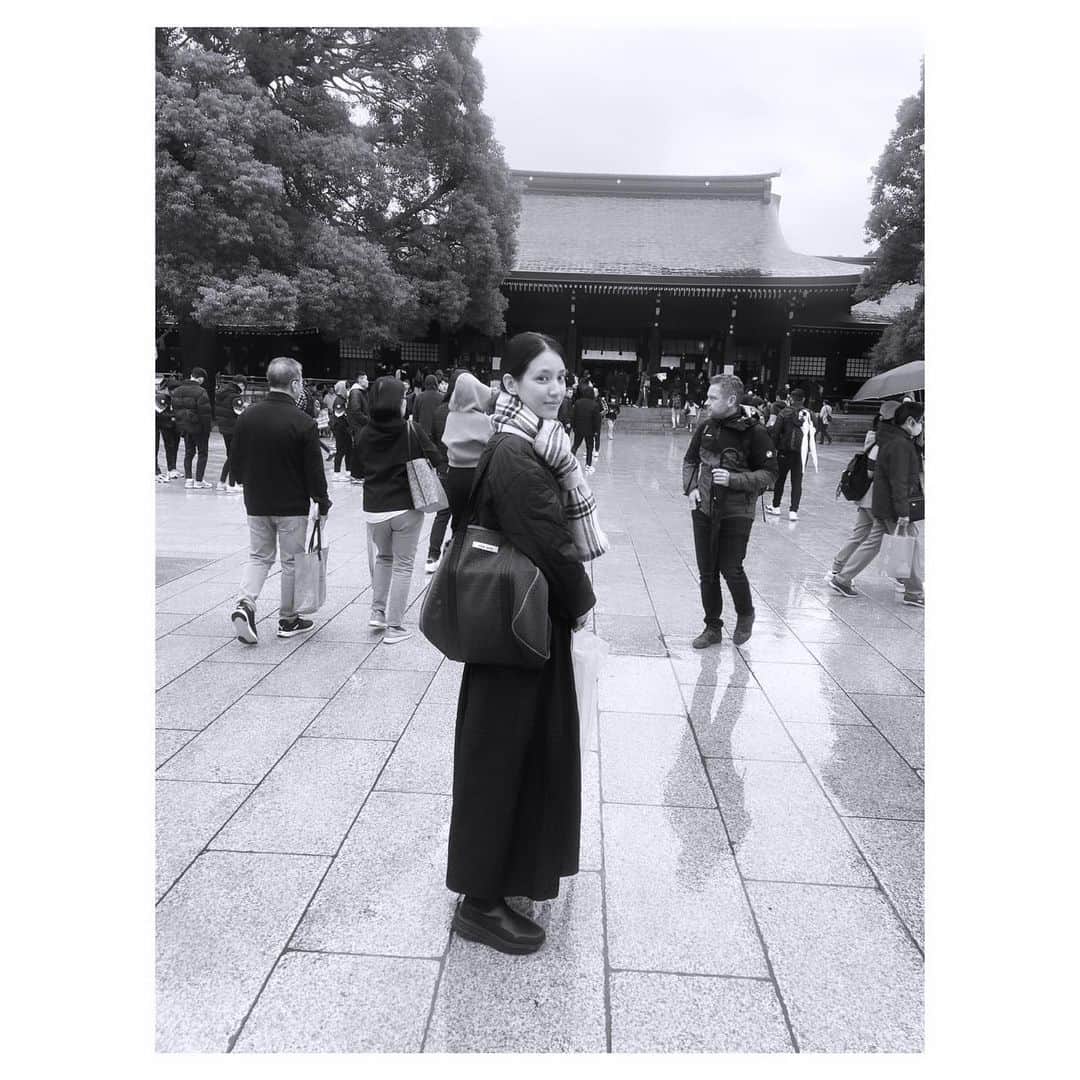 今泉マヤのインスタグラム：「photo by my father⚡️  急に寒くなりました。。心身あたたかく❤︎  #あったか家族」