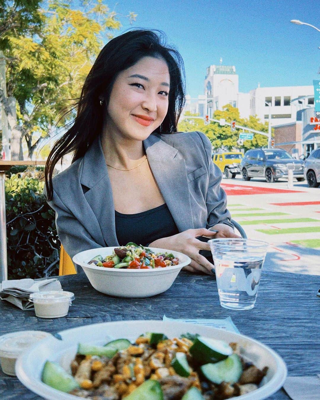 ちゃぴさんのインスタグラム：「初めて来た Culver cityがとても好きになった！  おしゃれでヘルシーなお店多くてウキウキする✨ 観光地ってスポットではない(?)印象やけど、 こなれた現地の方の生活を味わえた気がする。笑」
