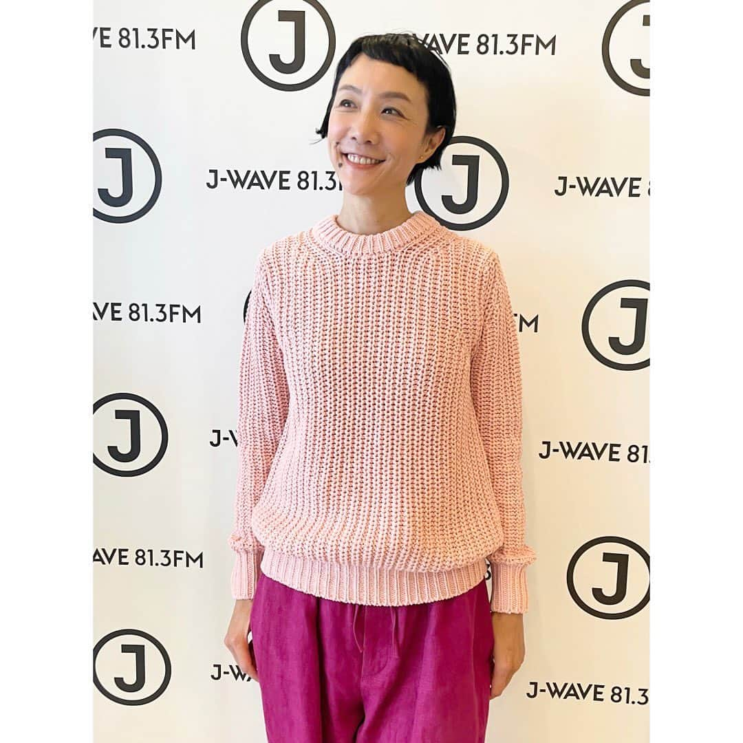 はなさんのインスタグラム写真 - (はなInstagram)「J-WAVE「ACROSS THE SKY」に生出演しました！10年間、毎週日曜日はこの時間帯の番組を担当してたから朝の景色が懐かしい😊東京タワーが小さく見えるのはビルが増えたから🏙️？最後は小川紗良さんと。お菓子作ってくれるそうです😆✨ ニット : SLOANE #jwave #acrossthesky」11月12日 11時02分 - hanalovestaco