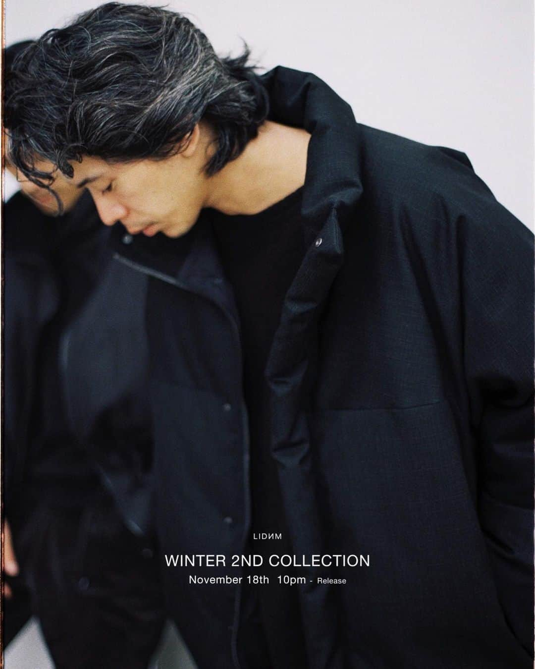 げんじのインスタグラム：「遂に「LIDNM 23WINTER 2ND COLLECTION」の情報解禁です。  拘りを詰め込んだ新作4型のリリース、そして数多くのリクエストをいただいていたLlifeのアイテム2型を再販売します🔥  大注目アイテムはやはり”ダウンジャケット”。  ナイロンやポリエステルなどの合繊が主流のアイテムですが、LIDNMらしく天然繊維を用い製作したアイテムです。。！  去年よりも大幅にアップデートを施し、オリジナルのエクセラダブルファスナーを採用。  詰め込みのダウン分量もかなり増やして、服好きの方に向けて全力で振り切りました！  その他にもLIDNM初となる冬のローゲージニットや、去年即完したフォックスカシミアニット。  ウール100%で製作した贅沢な冬のフリーススラックスなど、、、  細部にLIDNMらしさが感じられる極上のラインナップ🤌  各アイテムの拘りは今夜のYouTubeで語り尽くしてます。。！  落ち着いた大人お洒落な雰囲気が堪らない、LIDNM最後の冬コレクション。  是非チェックしてみてください🏹  #メンズファッション #ファッション  #冬服 #冬コーデ #秋冬 #今日のコーデ #今日の服 #fashion #mensfashion #23aw #23fw #winter #ootd #outfit #styling #downjacket #패션 #스타일 #코디 #옷스타그램 #데일리룩 #오오티디 #데일리룩 #스타일링 #아웃핏 #코디」