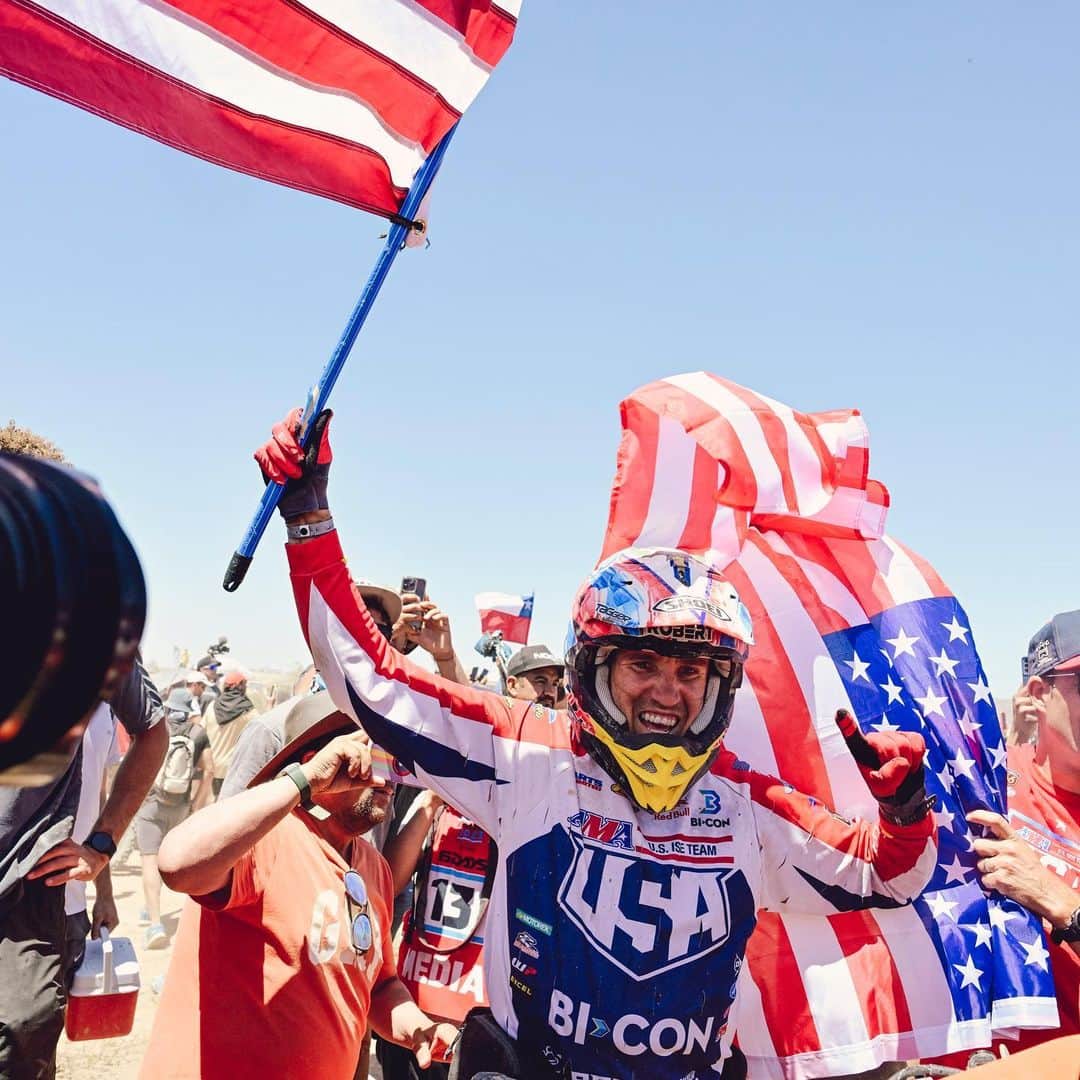 のインスタグラム：「USA battled all week long to clinch the 97th ISDE 6 Day World Championship in Argentina! Congratulations to the entire team clinching the World Trophy and Women’s World Trophy 🏆 🇺🇸 #ISDE」