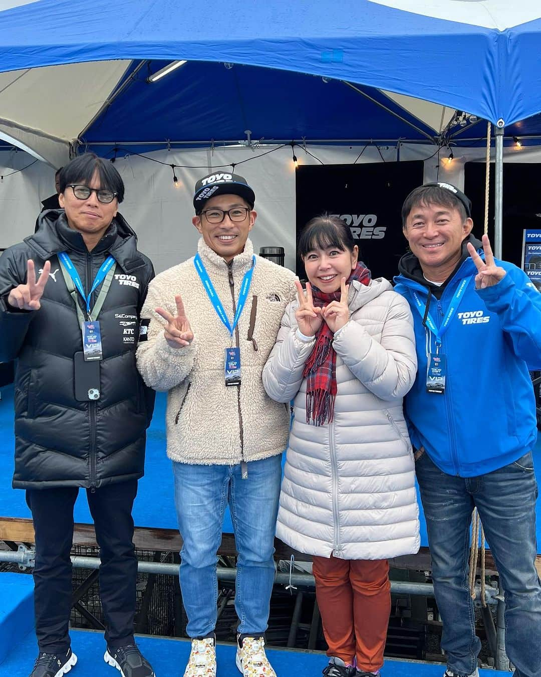 竹岡圭のインスタグラム：「モーターファンフェスタinお台場⭐️D1GP TOKYO DRIFT‼️ 三浦昴選手と木下隆之選手にお会いしました🙌宇田隊長💞とともにみんなでパチリ👍 TOYO TIRESテント盛り上がっておりまーす💓  Team TOYO TIRES DRIFTファイトっ‼️  しかし、こんな豪華な観戦💕幸せ〜⭐️  #トーヨータイヤ #TOYOTIRES #D1GP #TOKYODRIFT #モーターファンフェスタ #お台場 #三浦昴 #木下隆之 #竹岡圭」