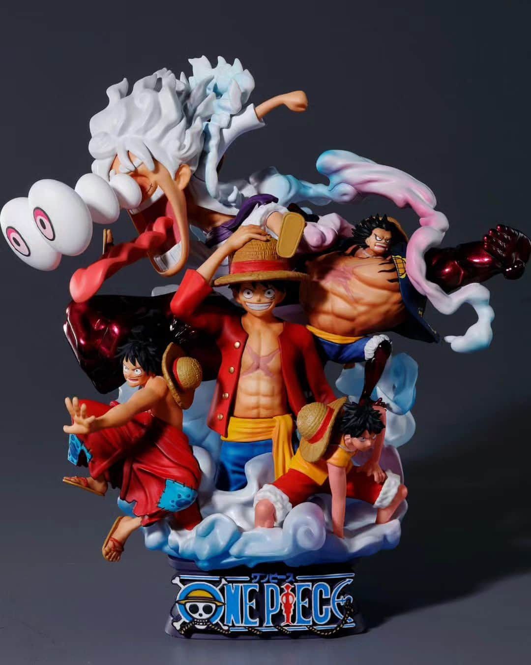 ONE PIECEスタッフ公式のインスタグラム：「様々な姿のルフィが集まったスペシャルなジオラマフィギュア登場！  通常時のルフィをはじめ、〝ギア2〟から〝ギア5〟状態となったルフィを立体化！  バトルシーンを彷彿とさせるような躍動感溢れる造形、表情やポージングなど細かく作りこまれています✨  ■プチラマDX　ONE PIECE  LOGBOX RE BIRTH 02 ルフィスペシャル 予約受付中！  #ONEPIECE #ワンピース #onepiecefigure #フィギュア #figure」