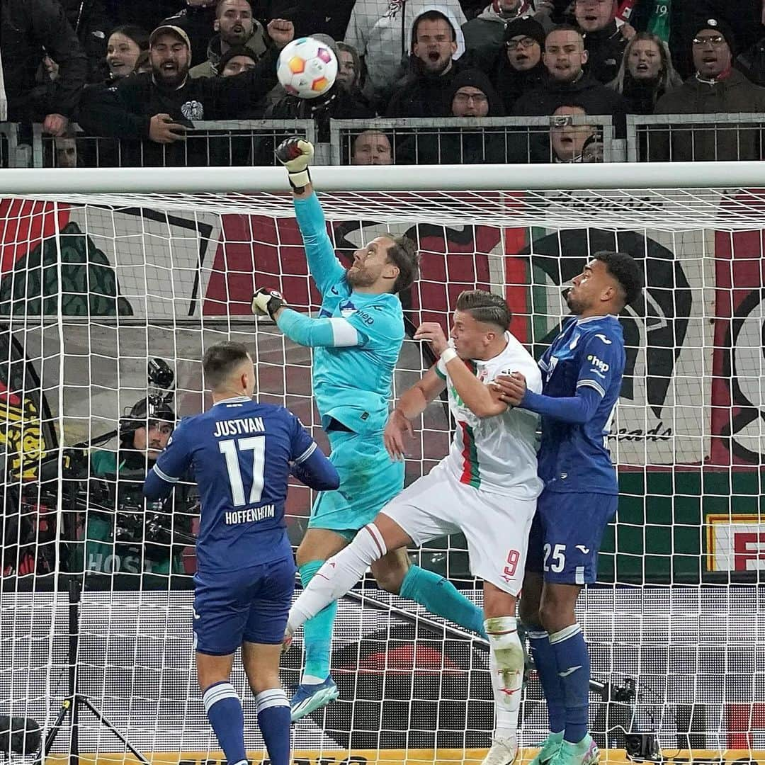 オリヴァー・バウマンのインスタグラム：「The starting point is always now 🧤 #onepoint  #tsghoffenheim」