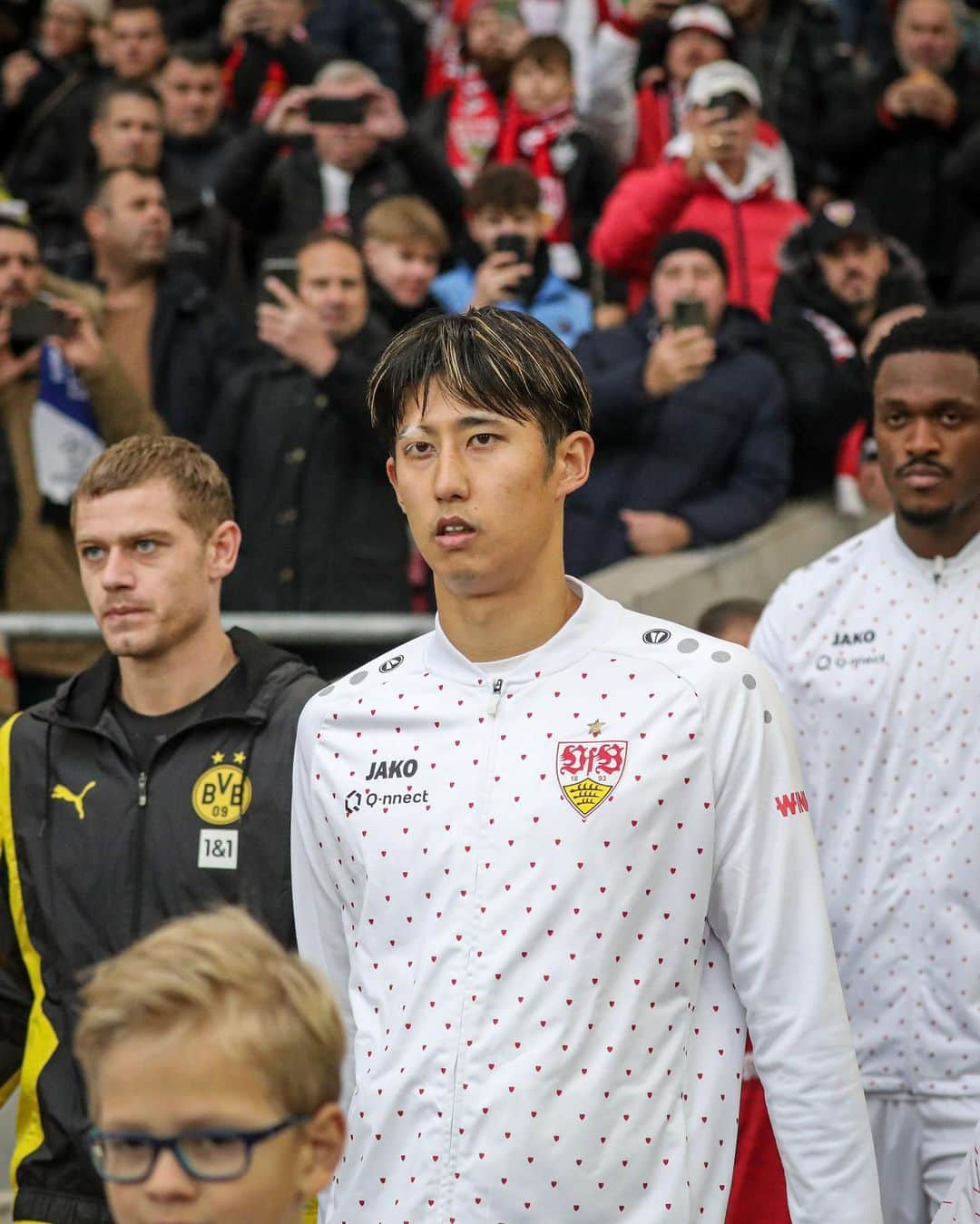 伊藤洋輝さんのインスタグラム写真 - (伊藤洋輝Instagram)「⚪️🔴 #vfbstuttgart」11月12日 3時41分 - hiroki_ito38