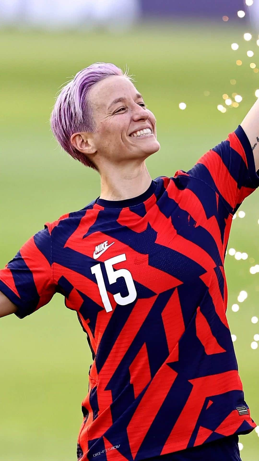 ナイキフットボールのインスタグラム：「Her greatness on the pitch was only matched by greatness off of it. @mrapinoe, Job Well Done.  🔉 @traceeellisross」