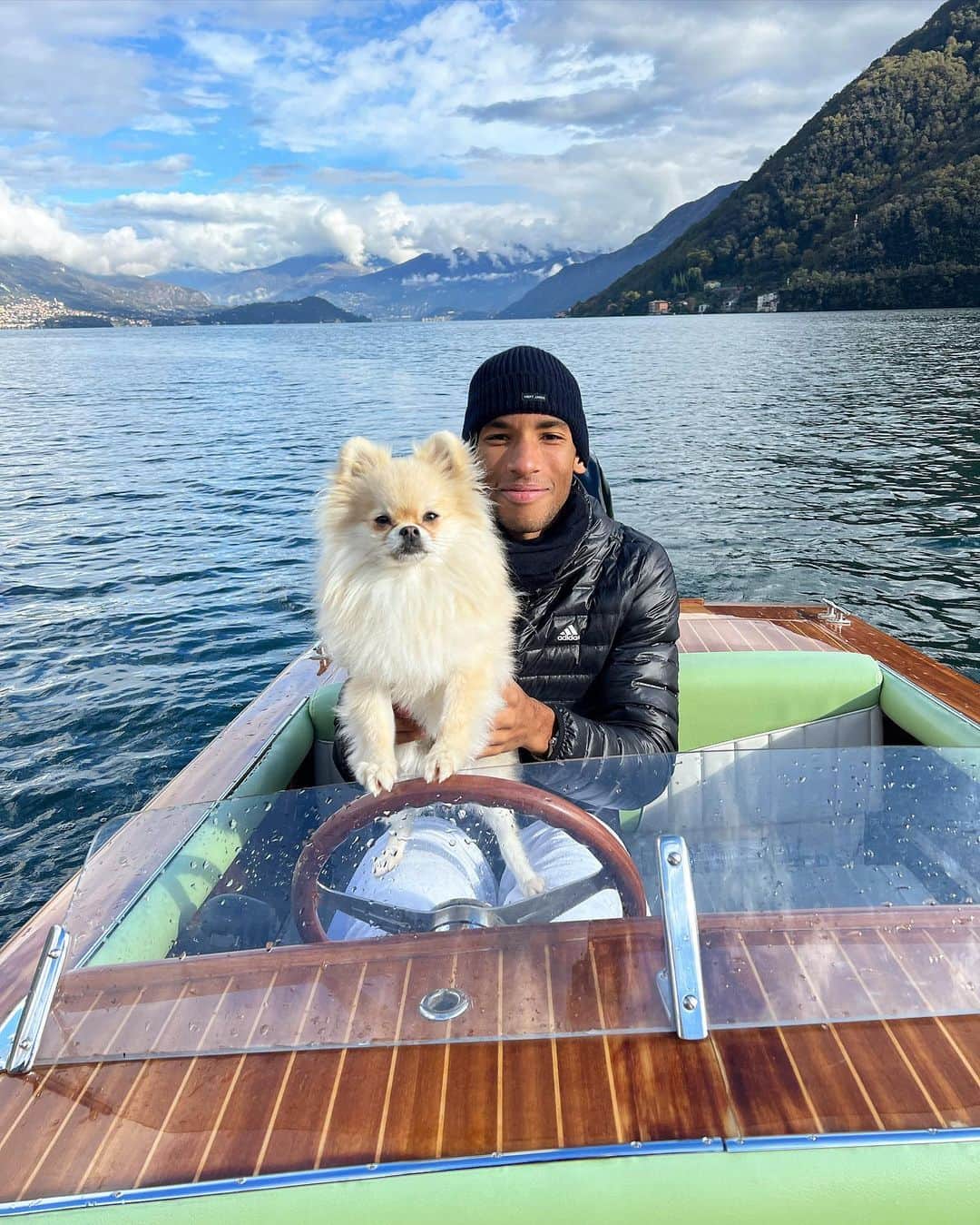 フェリックス・オジェ＝アリアシムのインスタグラム：「Italy is always a good idea 🇮🇹🏔🤌🏽🙌🏽」